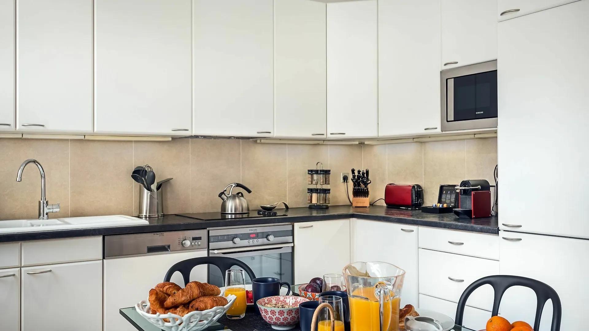 Rue Honore Chevalier - Two Bedroom Apartment Parijs 0*,  Frankrijk