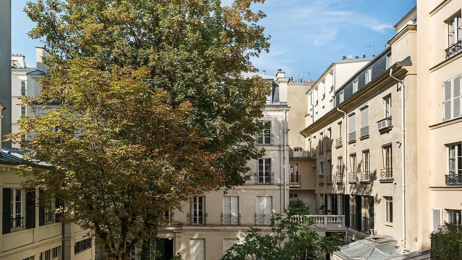 Rue Honore Chevalier - Two Bedroom Apartment Parijs